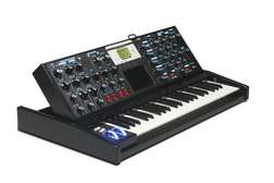 Minimoog Voyager Electric Blue - Minimoog Voyager Electric Blue