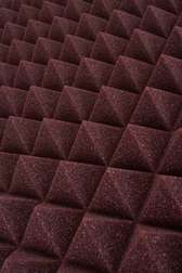 2" Studiofoam Pyramids Burgund - 2" Studiofoam Pyramids Burgund