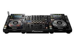 2 x CDJ-2000Nexus + DJM-900Nexus - 2 x CDJ-2000Nexus + DJM-900Nexus