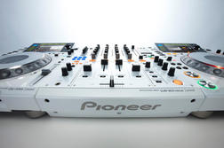 CDJ-2000 + DJM-900 LIMITED WHITE - CDJ-2000 + DJM-900 LIMITED WHITE