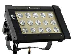 TRI Flood 15x15 TH W RGB USED - TRI Flood 15x15 TH W RGB USED