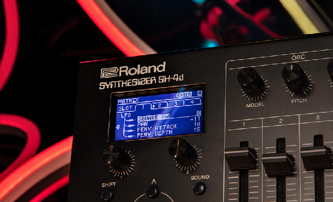 Roland SH-4d - syntezator desktop